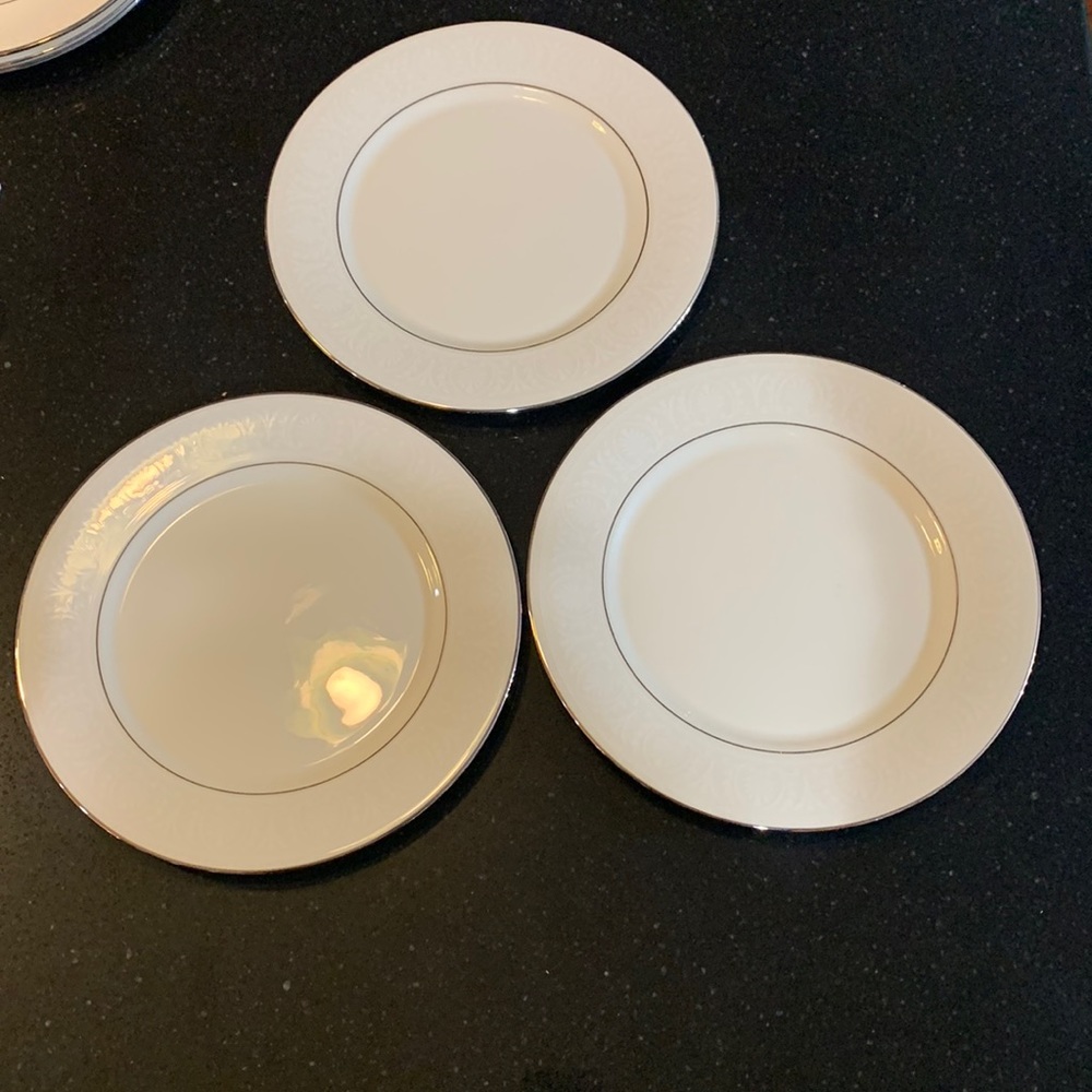 Lenox Courtyard Platinum Dinner Plates - Set of 3
